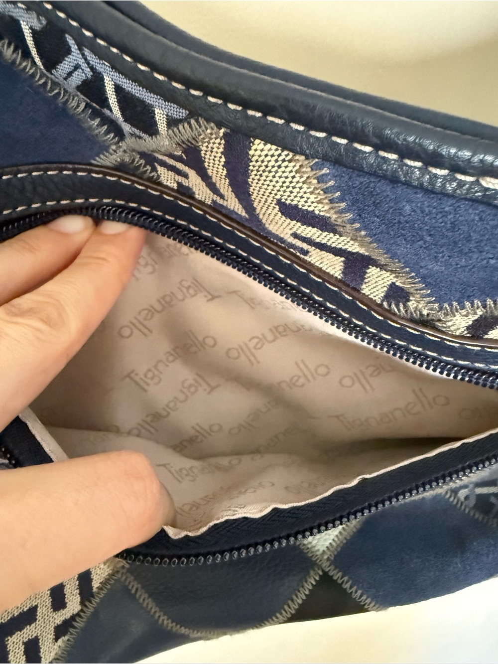 Tignanello genuine leather patchwork hobo shoulder bag in a beautiful mix of nav - Picture 9 of 14